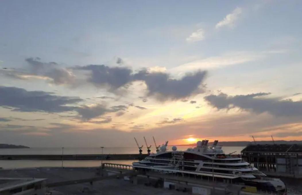 T2 Vue Mer Au Pied De La Major มาร์กเซย ภายนอก รูปภาพ